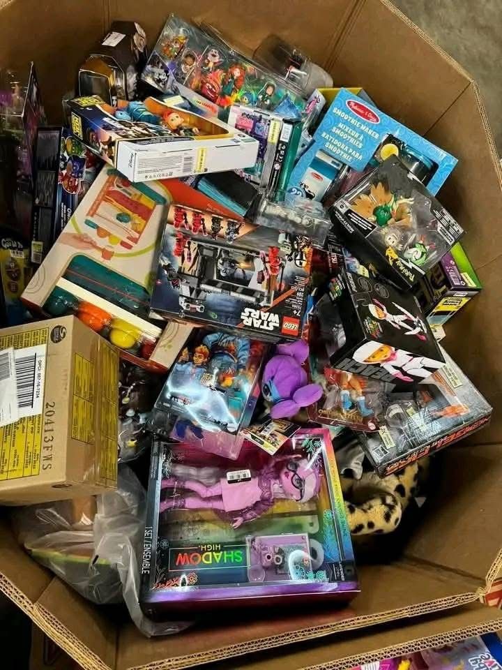 Lego sets wholesale liquidation USA pallet warehouse